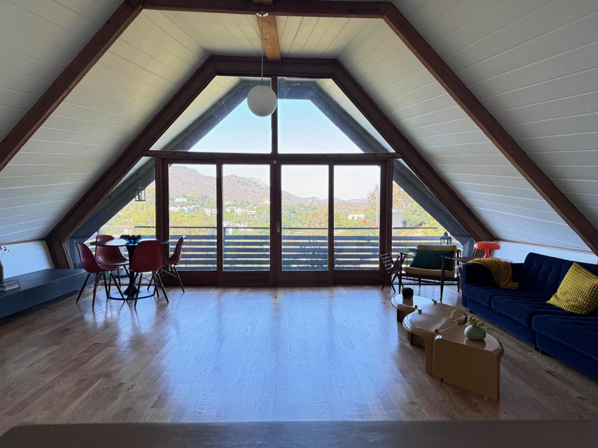 Iconic Gesner Boat House Wview Of Hollywood Sign Casa vacanze Los Angeles